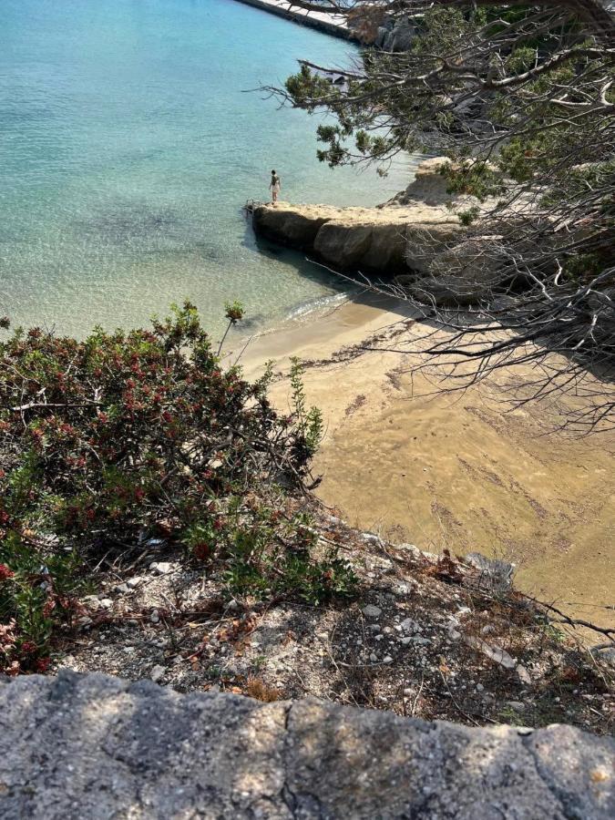 Kores Aegina Agia Marina  Bagian luar foto