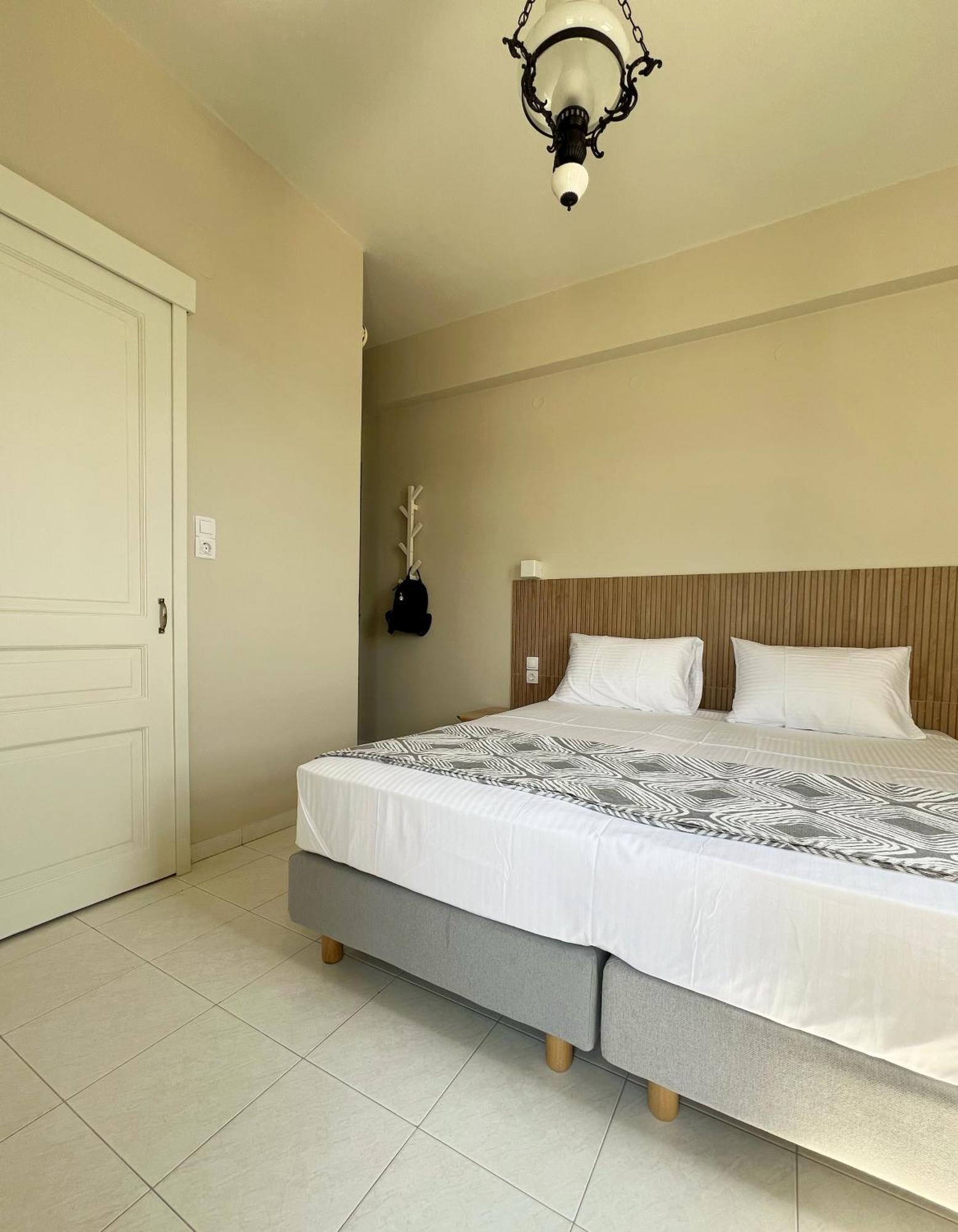 Kores Aegina Agia Marina  Bagian luar foto